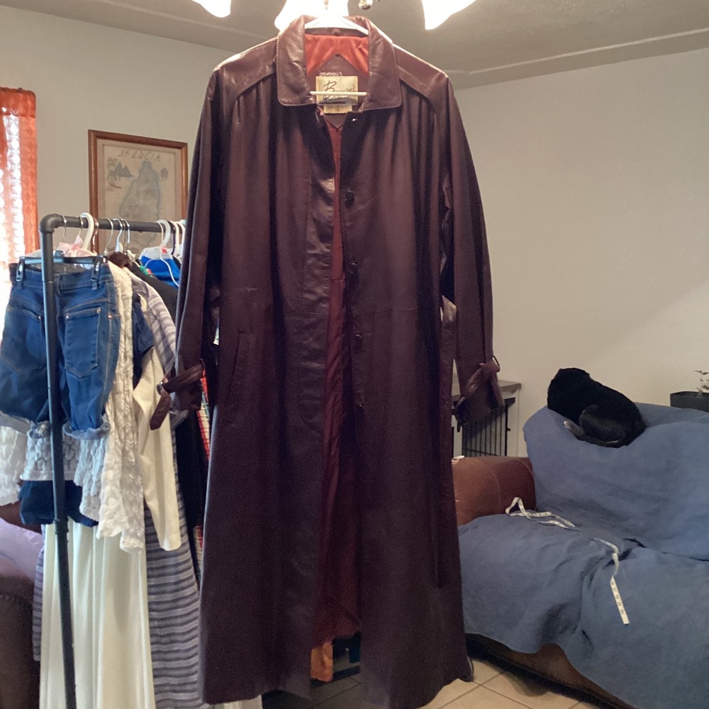Merlot bermans leather trench